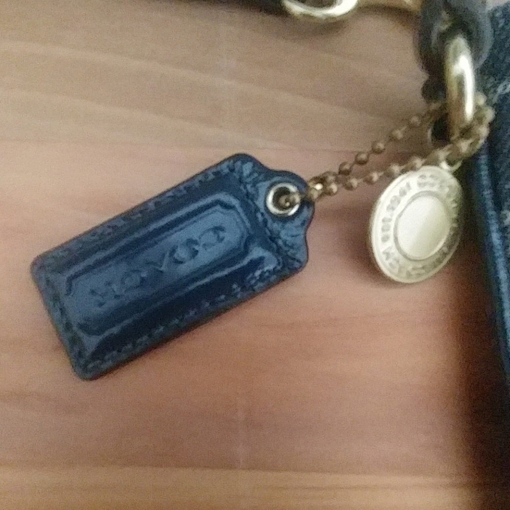 Coach wristlet - Picture 2 of 4